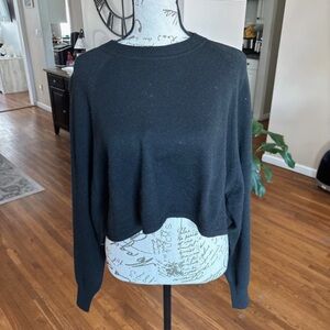 Chic Black Women's Crew Neck Sweater
